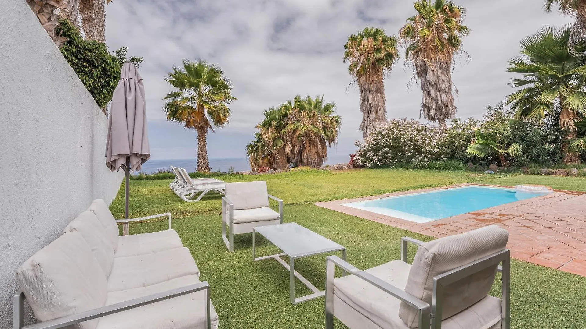 Villa Cassis Адехе 0*,