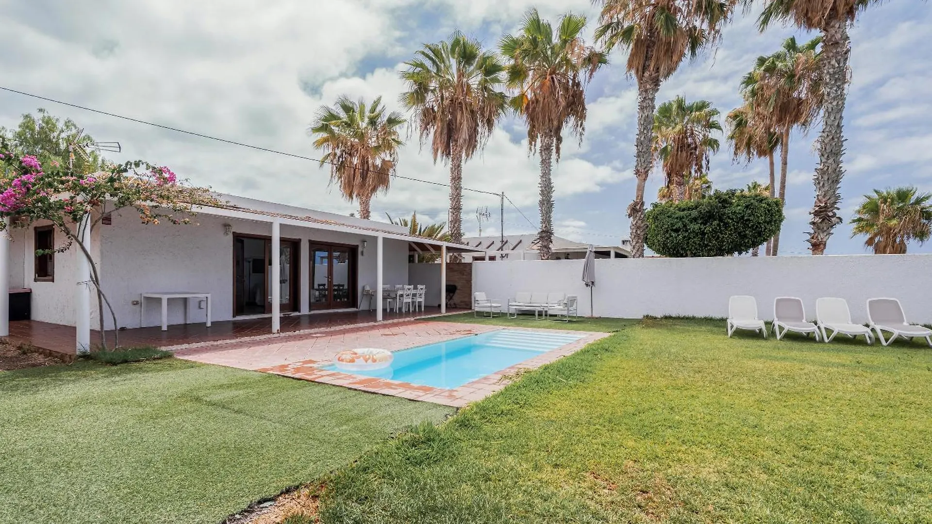 Дом отдыха Villa Cassis Адехе
